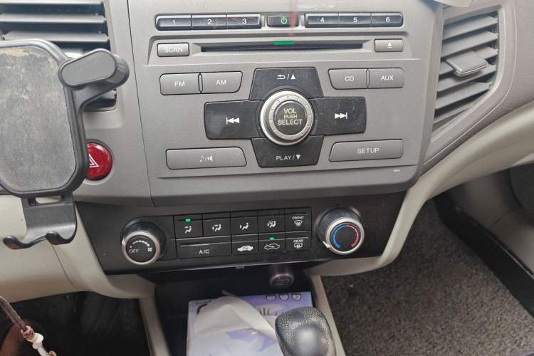 Used Honda Civic 2012 1.8L automatic comfort version Audio And AC Panel