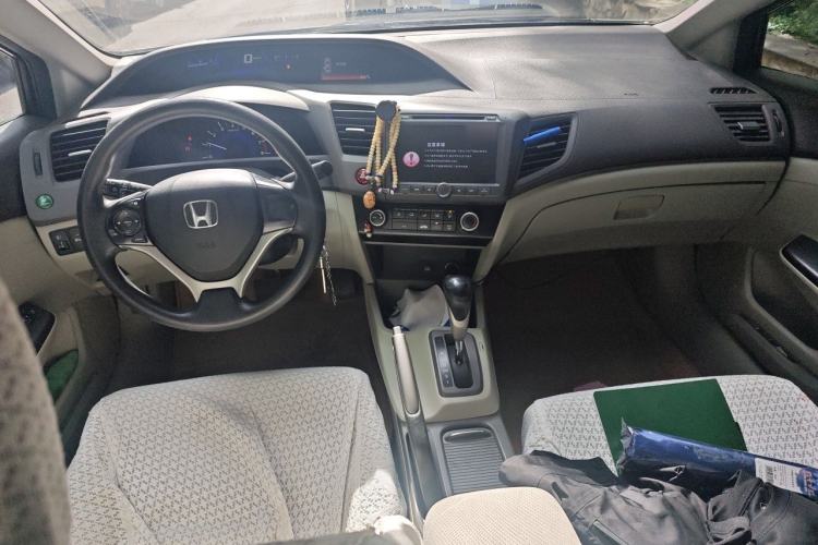 Used Honda Civic 2012 1.8L automatic comfort version Center Console