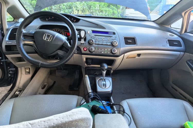 Used Honda Civic 2012 1.8L automatic comfort version Center Console