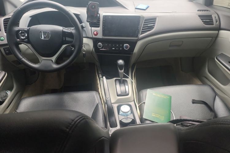 Used Honda Civic 2012 1.8L automatic comfort version Center Console