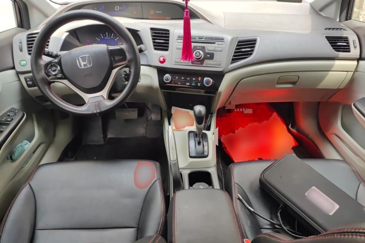 Used Honda Civic 2012 1.8L automatic comfort version Center Console