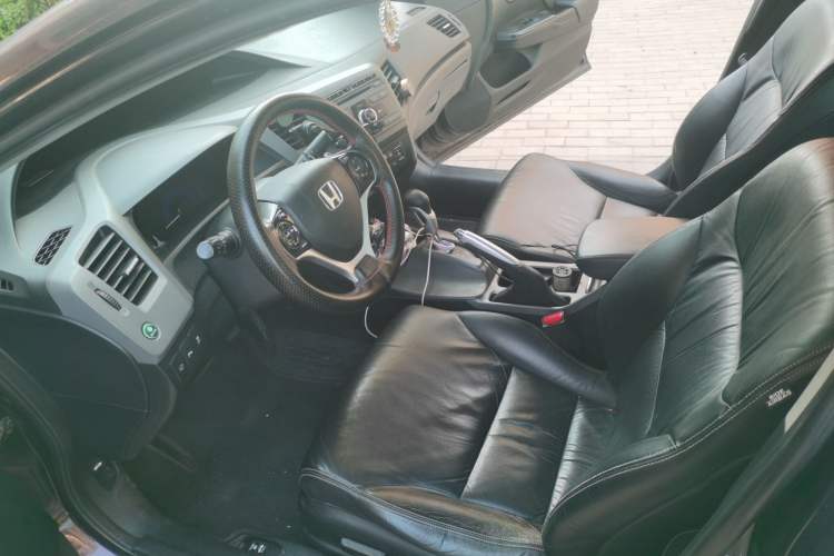 Used Honda Civic 2012 1.8L automatic luxury edition Driver Seat