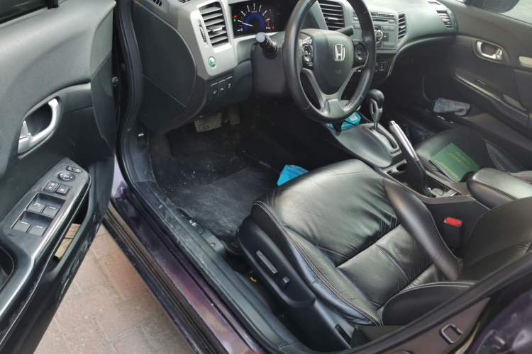 Used Honda Civic 2012 1.8L automatic luxury edition Driver Seat