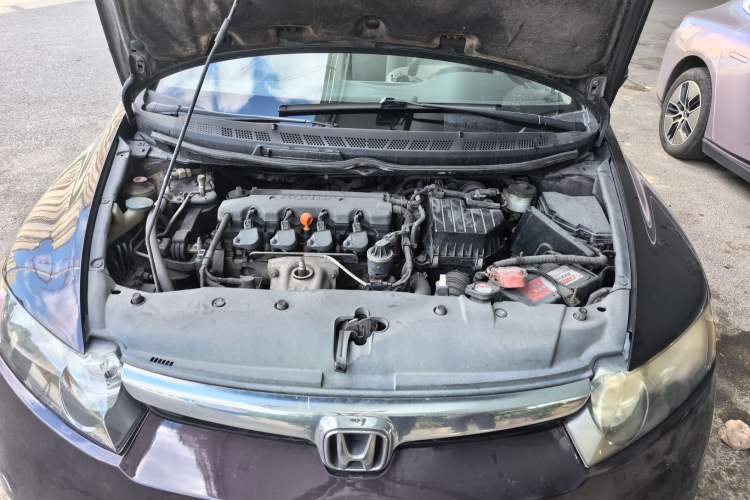 Used Honda Civic 2012 1.8L automatic comfort version Engine Bay