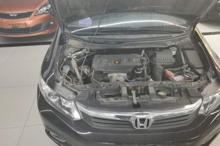 Used Honda Civic 2012 1.8L automatic comfort version Engine Bay Right