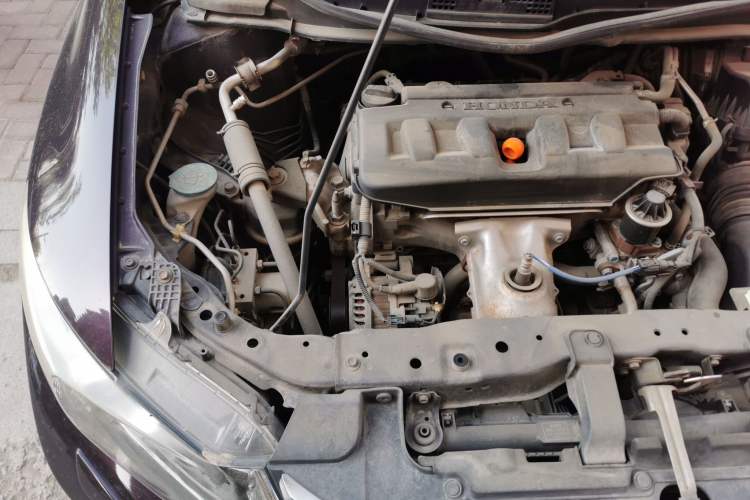 Used Honda Civic 2012 1.8L automatic luxury edition Engine Bay Right