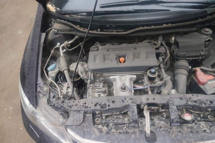 Used Honda Civic 2012 1.8L automatic luxury edition Engine Bay Right