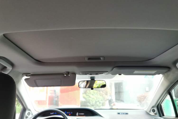 Used Honda Civic 2012 1.8L automatic luxury edition Headliner