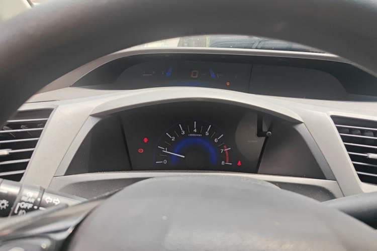 Used Honda Civic 2012 1.8L manual Comfort version Odometer Close Up