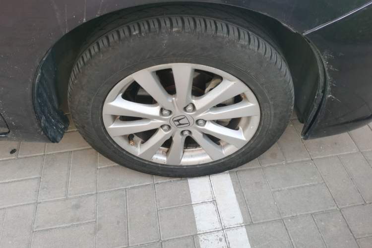 Used Honda Civic 2012 1.8L automatic luxury edition Right Front Wheel Hub