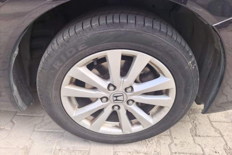 Used Honda Civic 2012 1.8L automatic luxury edition Right Front Wheel Hub