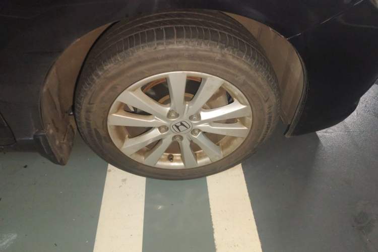 Used Honda Civic 2012 1.8L automatic luxury edition Right Front Wheel Hub