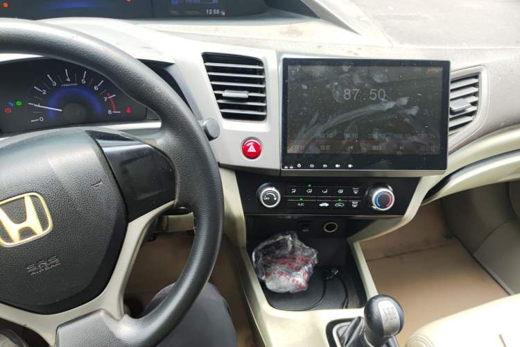 Used Honda Civic 2012 1.8L manual Comfort version Audio And AC Panel