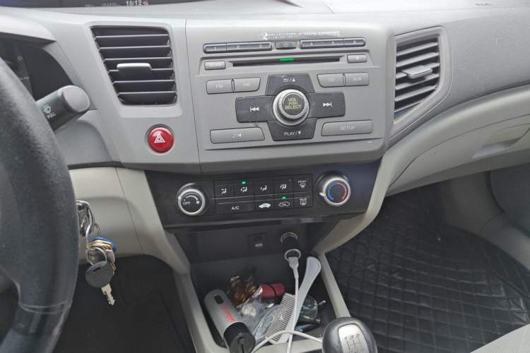 Used Honda Civic 2012 1.8L manual Comfort version Audio And AC Panel