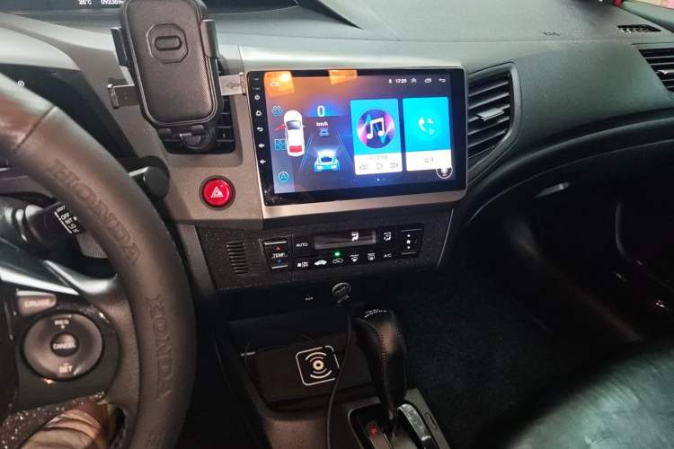 Used Honda Civic 2012 1.8L automatic luxury edition Audio And AC Panel