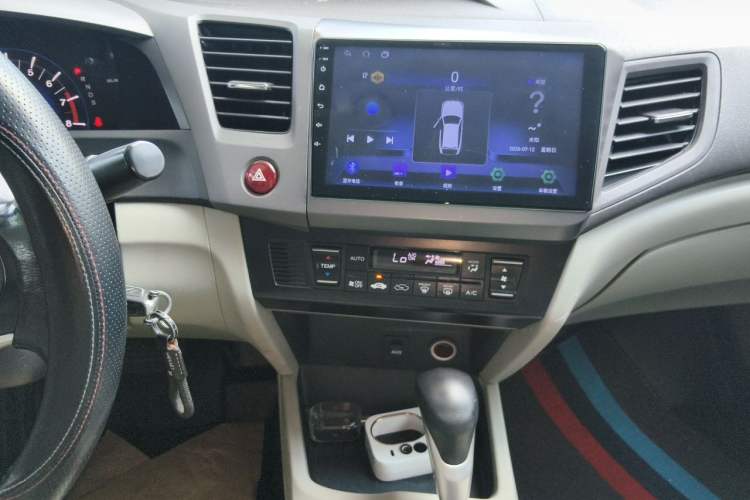 Used Honda Civic 2012 1.8L automatic luxury edition Audio And AC Panel