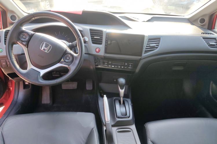 Used Honda Civic 2012 1.8L automatic luxury edition Center Console