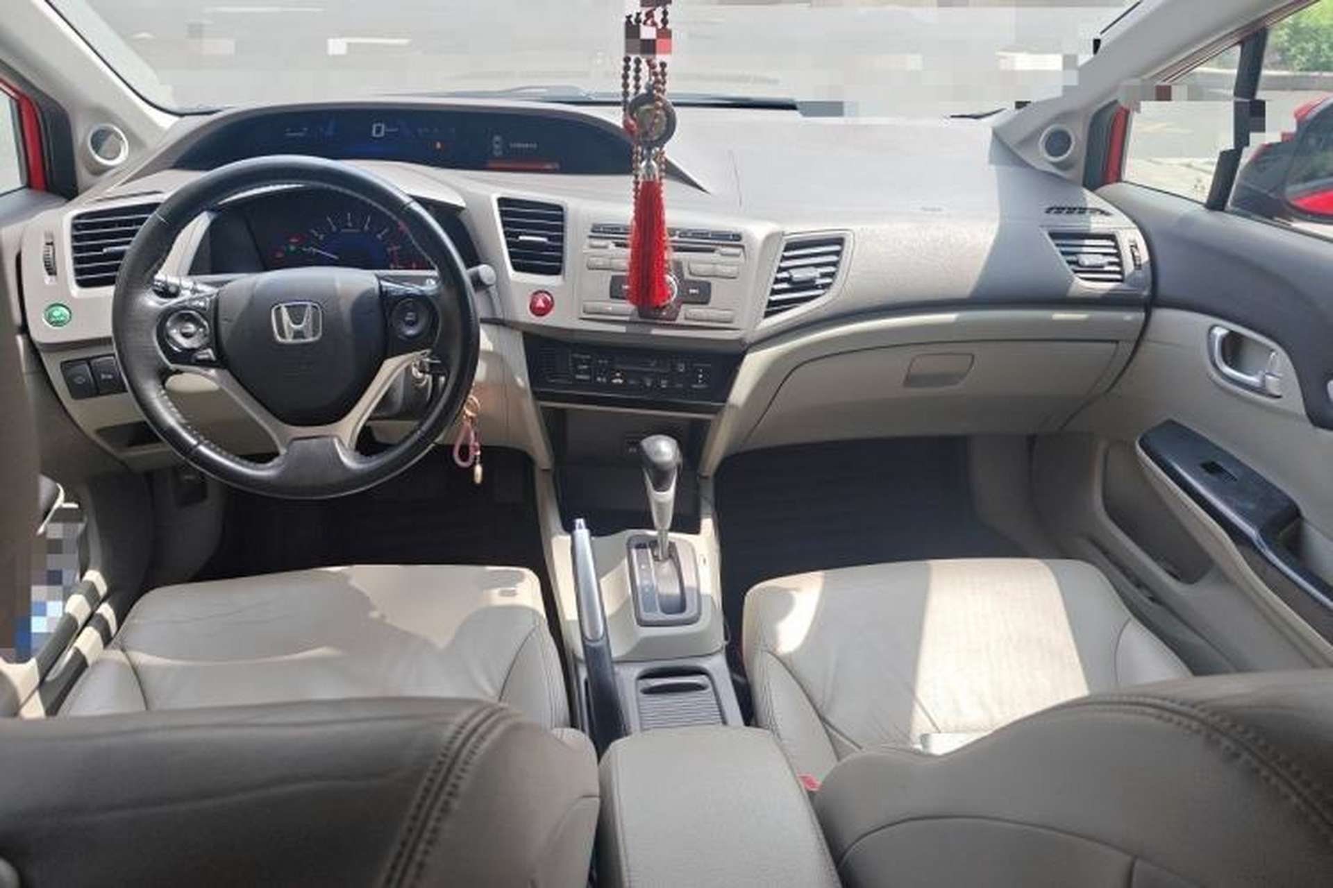 Used Honda Civic 2012 1.8L automatic luxury edition Center Console