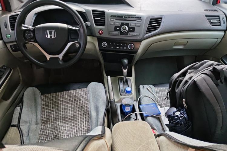 Used Honda Civic 2012 1.8L automatic comfort version Center Console