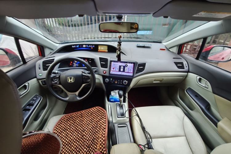 Used Honda Civic 2012 1.8L automatic comfort version Center Console