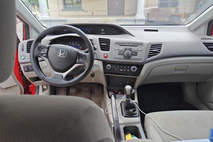 Used Honda Civic 2012 1.8L manual Comfort version Center Console