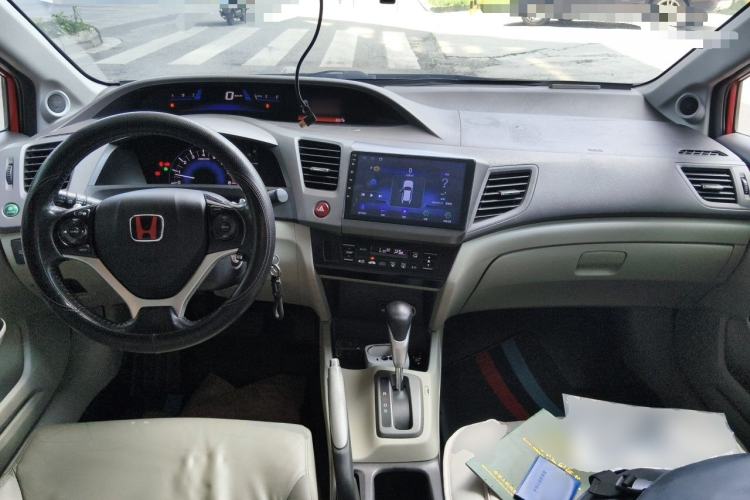 Used Honda Civic 2012 1.8L automatic luxury edition Center Console