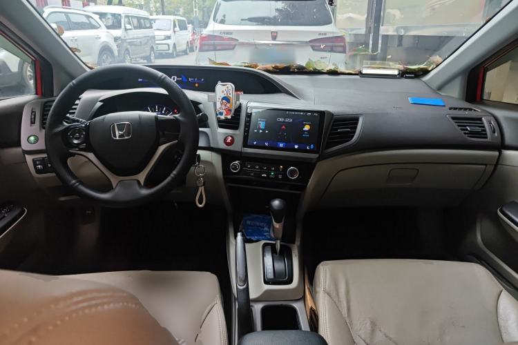 Used Honda Civic 2012 1.8L automatic comfort version Center Console