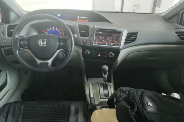 Used Honda Civic 2012 1.8L automatic comfort version Center Console