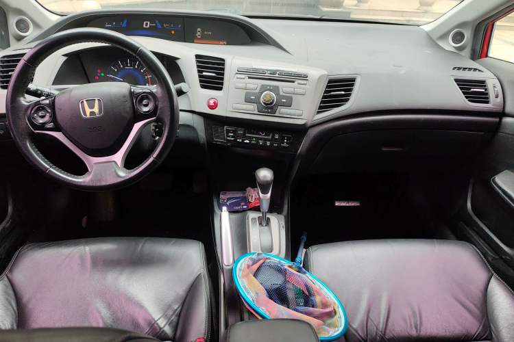 Used Honda Civic 2012 1.8L automatic luxury edition Center Console