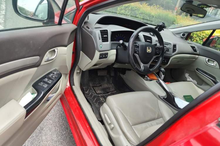 Used Honda Civic 2012 1.8L automatic luxury edition Driver Seat