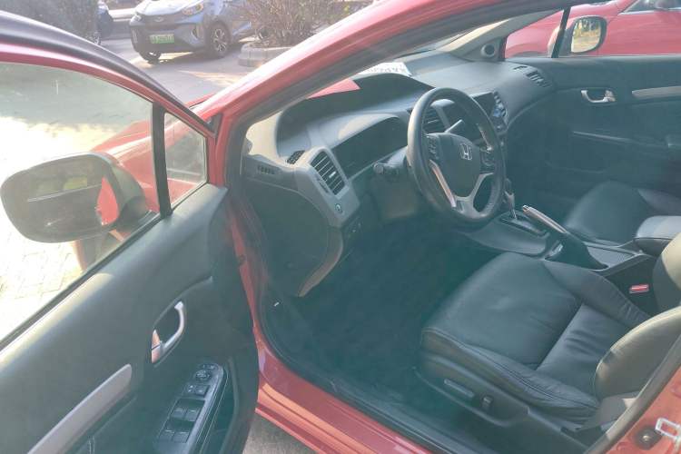 Used Honda Civic 2012 1.8L automatic luxury edition Driver Seat