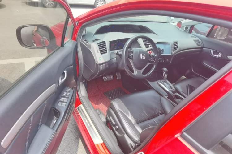 Used Honda Civic 2012 1.8L automatic luxury edition Driver Seat