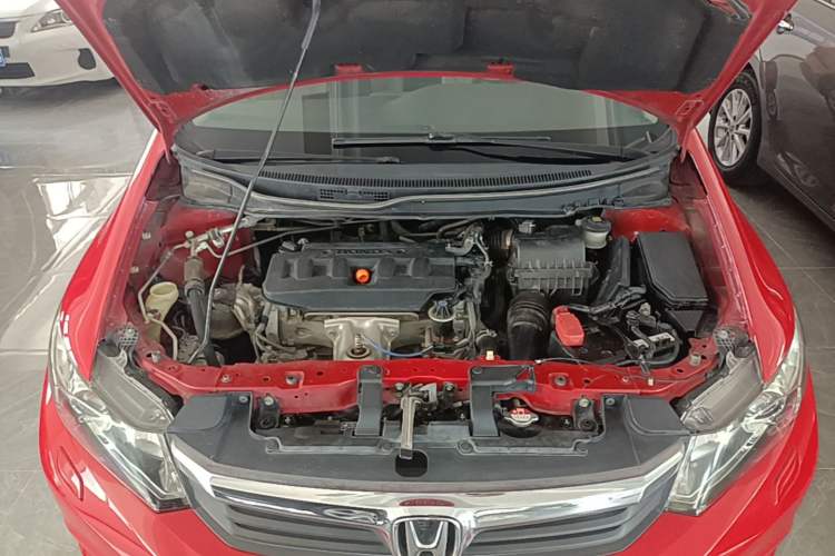 Used Honda Civic 2012 1.8L automatic comfort version Engine Bay