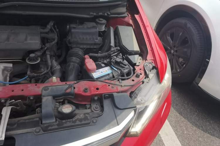 Used Honda Civic 2012 1.8L automatic luxury edition Engine Bay Left
