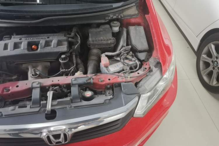 Used Honda Civic 2012 1.8L automatic comfort version Engine Bay Left