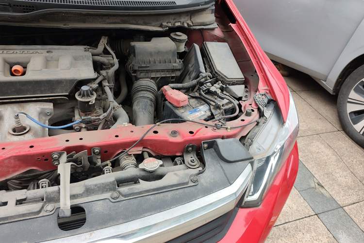 Used Honda Civic 2012 1.8L automatic luxury edition Engine Bay Left