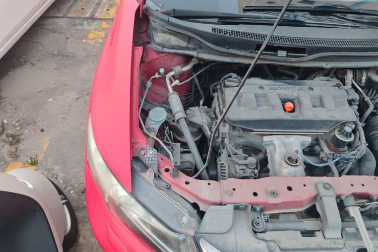 Used Honda Civic 2012 1.8L automatic luxury edition Engine Bay Right