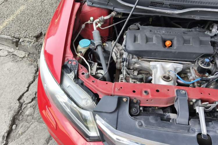 Used Honda Civic 2012 1.8L automatic luxury edition Engine Bay Right