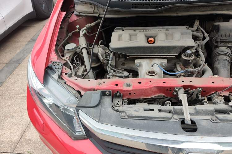 Used Honda Civic 2012 1.8L automatic luxury edition Engine Bay Right