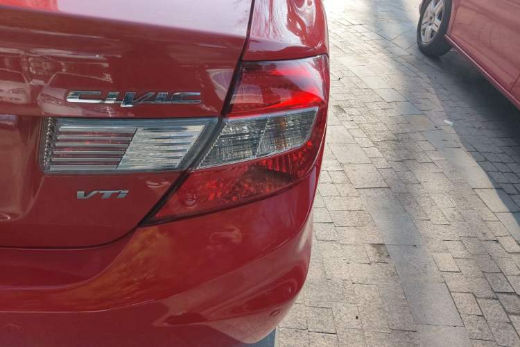 Used Honda Civic 2012 1.8L automatic luxury edition Exterior 3