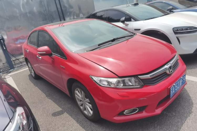 Used Honda Civic 2012 1.8L automatic luxury edition Front Right 45 Deg
