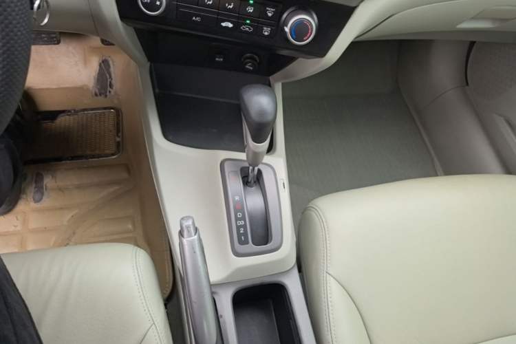 Used Honda Civic 2012 1.8L automatic comfort version Gear Lever