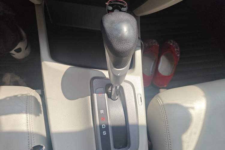 Used Honda Civic 2012 1.8L automatic luxury edition Gear Lever