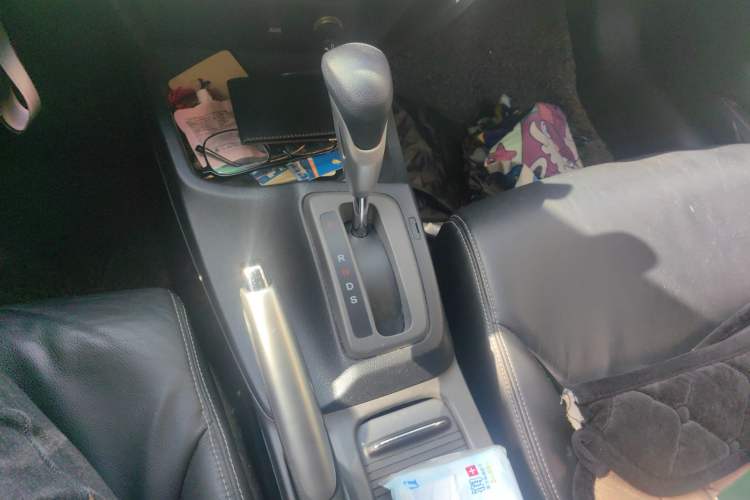 Used Honda Civic 2012 1.8L automatic luxury edition Gear Lever