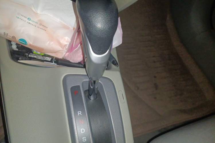 Used Honda Civic 2012 1.8L automatic luxury edition Gear Lever