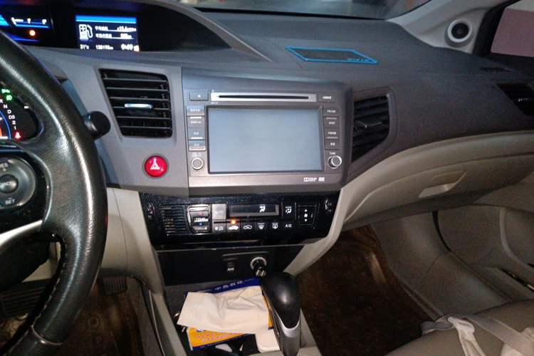 Used Honda Civic 2012 1.8L automatic luxury edition Audio And AC Panel