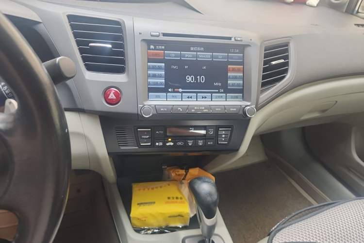 Used Honda Civic 2012 1.8L automatic luxury edition Audio And AC Panel