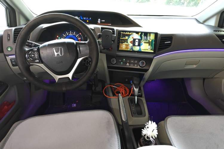 Used Honda Civic 2012 1.8L automatic comfort version Center Console