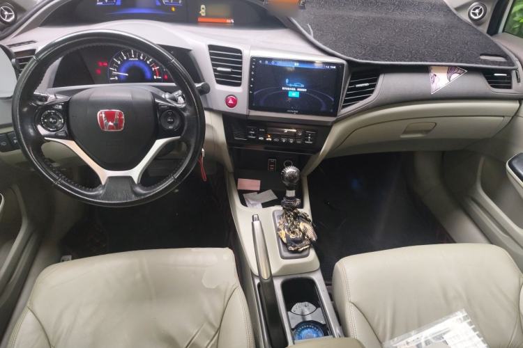 Used Honda Civic 2012 1.8L automatic luxury edition Center Console