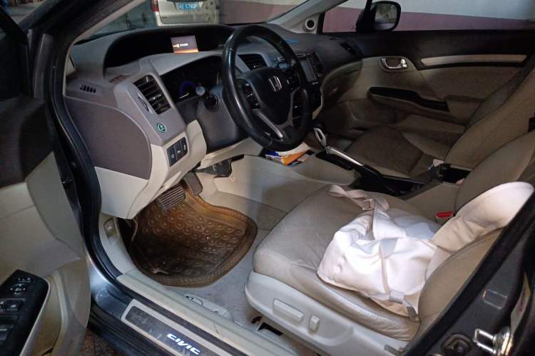 Used Honda Civic 2012 1.8L automatic luxury edition Driver Seat